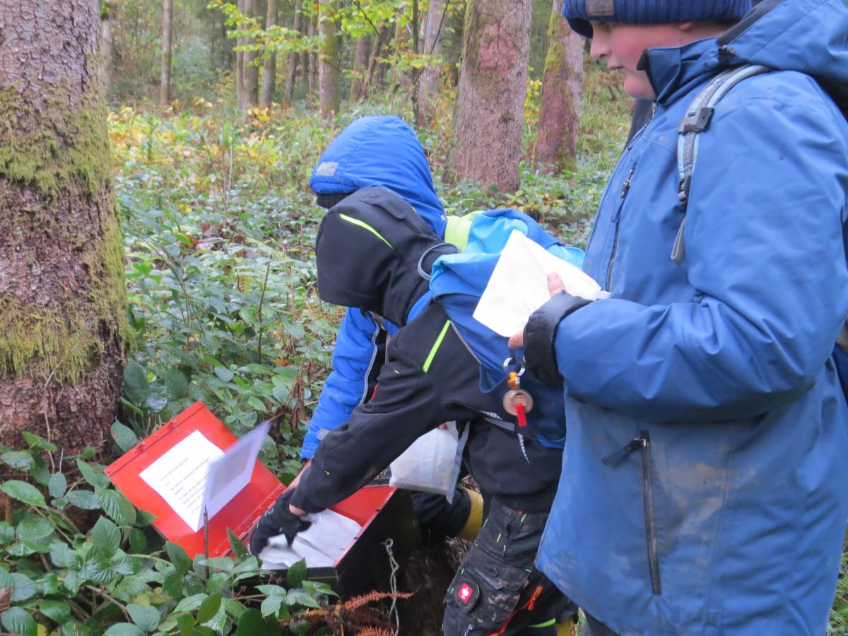 Kinder beim Ferienprogramm