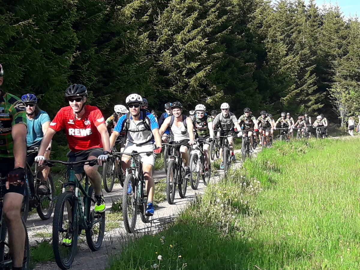 Mountainbiker auf Spendenfahrt