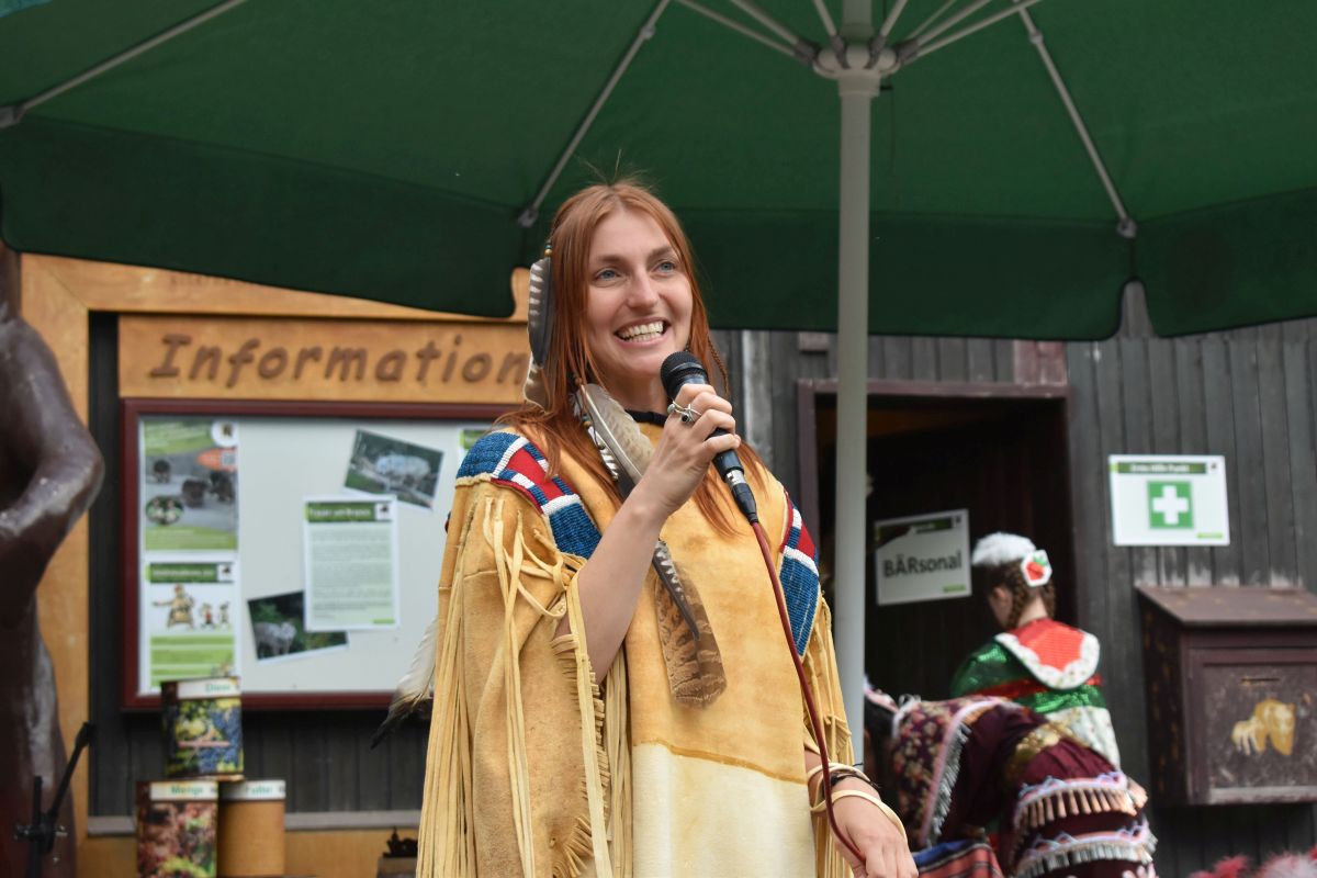 Sabrina Reimann eröffnet das Event