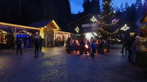Weihnachtsmarkt im Wolf- und Bärenpark Schwarzwald