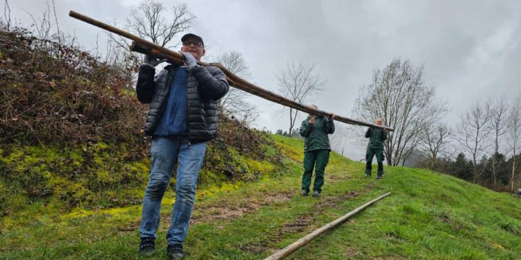 Arbeitseinsatz im Alternativen Wolf- und Bärenpark Schwarzwald